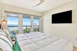 House, Multiple Beds, Balcony (White House on Flagler Beach - All)