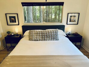 2 bedrooms, iron/ironing board, WiFi, bed sheets - Charming Cabin Close to Lake ~ Apple Hill ~ Tahoe (Pollock Pines)
