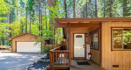 Charming Cabin Close to Lake ~ Apple Hill ~ Tahoe
