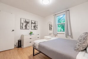 2 chambres, fer et planche Ă repasser, Wi-Fi, literie fournie