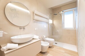 Unclassified image, 5 of 21, button