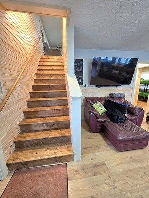 Smart TV, foosball, table tennis, books