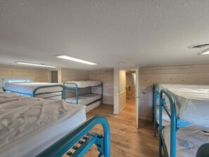 5 bedrooms, iron/ironing board, travel crib, free WiFi