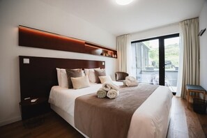 4 habitaciones, tabla de planchar con plancha y wifi gratis 