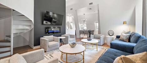 Superior Apartment, 2 Bedrooms | Living area | Smart TV