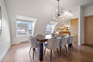 Superior Apartment, 2 Bedrooms | In-room dining