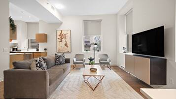 Leilighet – standard, 1 soverom | Oppholdsområde | Smart-TV