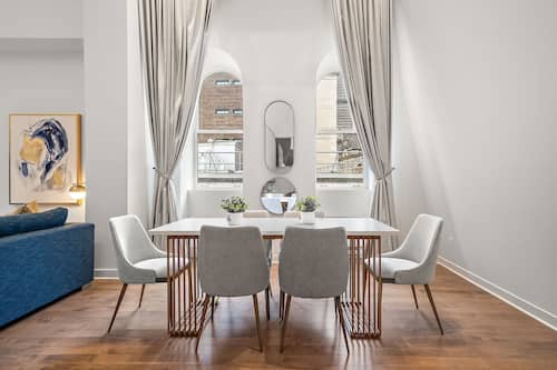 Superior Apartment, 3 Bedrooms | In-room dining