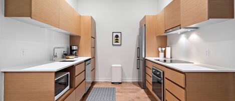 Apartamento clássico, 1 quarto | Cozinha privada | Geladeira grande, micro-ondas, fogão, cooktop