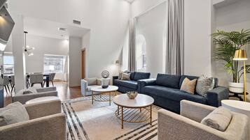 Superior Apartment, 2 Bedrooms | Living area