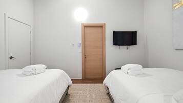 Classic Apartment, 1 Bedroom | Iron/ironing board, free WiFi