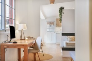 Unclassified image, 3 of 26, button