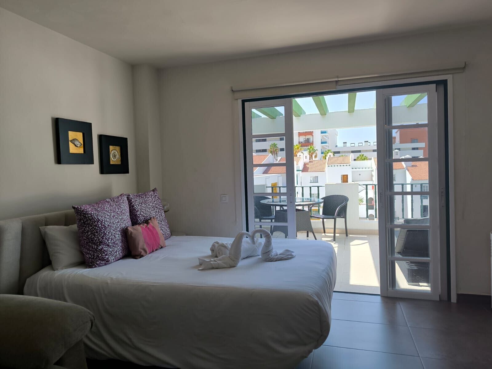 1 slaapkamer, een strijkplank/strijkijzer, wifi, beddengoed