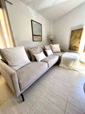 TV - Vacation Apartment 'Con Gran Terraza Y Vistas' with Balcony, Wi-Fi and Air Conditioning (Los Silos)