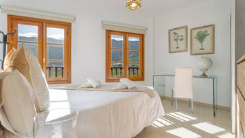 2 quartos, ferros/tábuas de passar roupa, Wi-Fi, roupa de cama