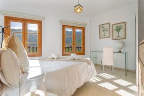 2 quartos, ferros/tábuas de passar roupa, Wi-Fi, roupa de cama