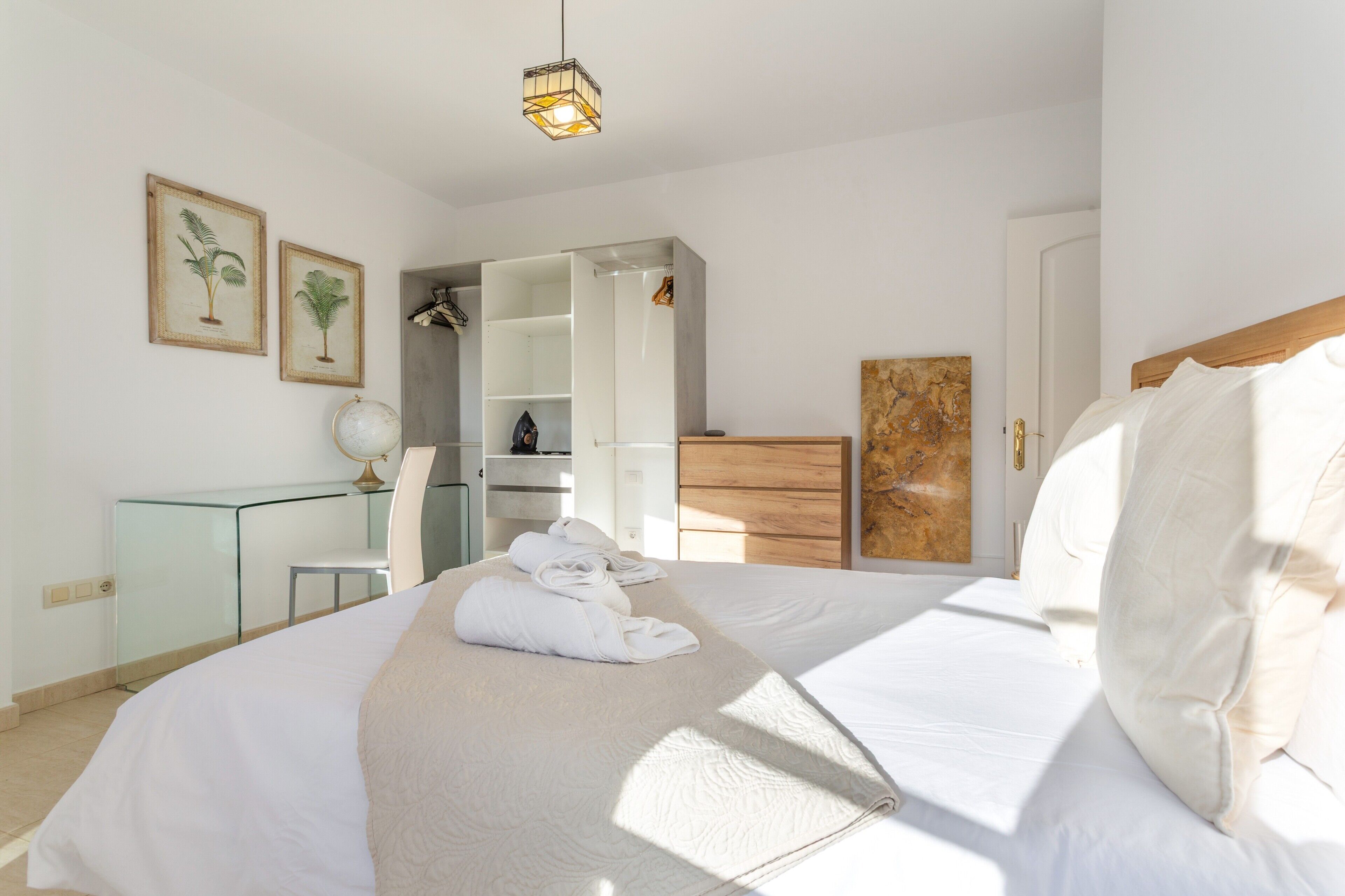 2 bedrooms, iron/ironing board, WiFi, bed sheets