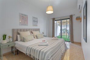 Room - Bright Apartment with Terrace at Playa Jardín (Puerto de la Cruz)