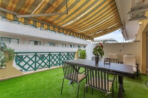 Outdoor dining - Bright Apartment with Terrace at Playa Jardín (Puerto de la Cruz)