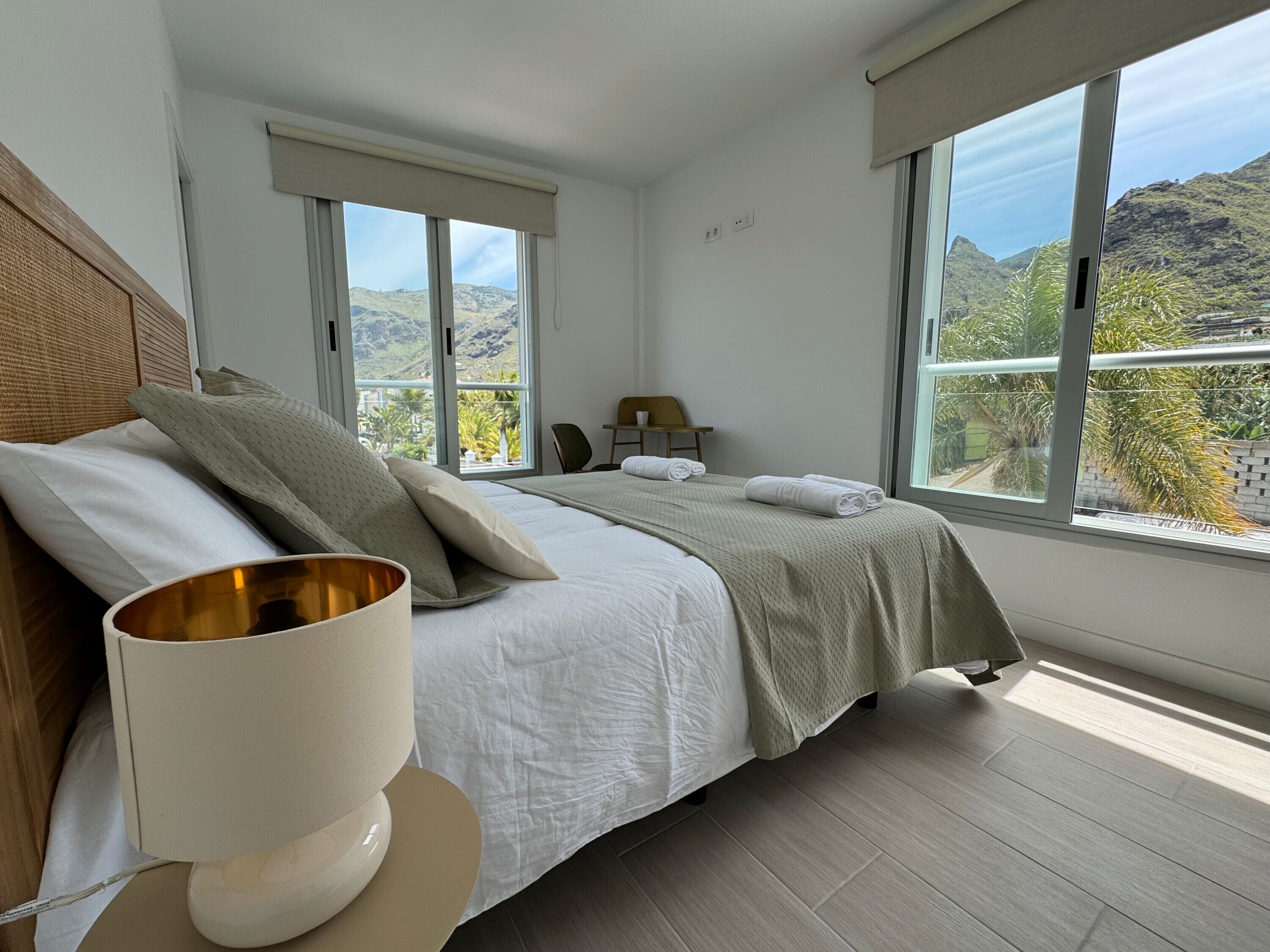 2 dormitorios, tabla de planchar con plancha, wifi y ropa de cama