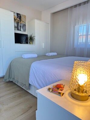3 bedrooms, iron/ironing board, WiFi, bed sheets