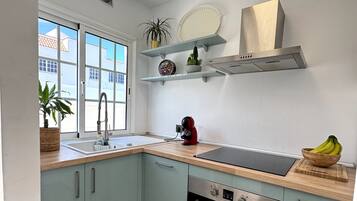 Réfrigérateur, micro-ondes, four, lave-vaisselle