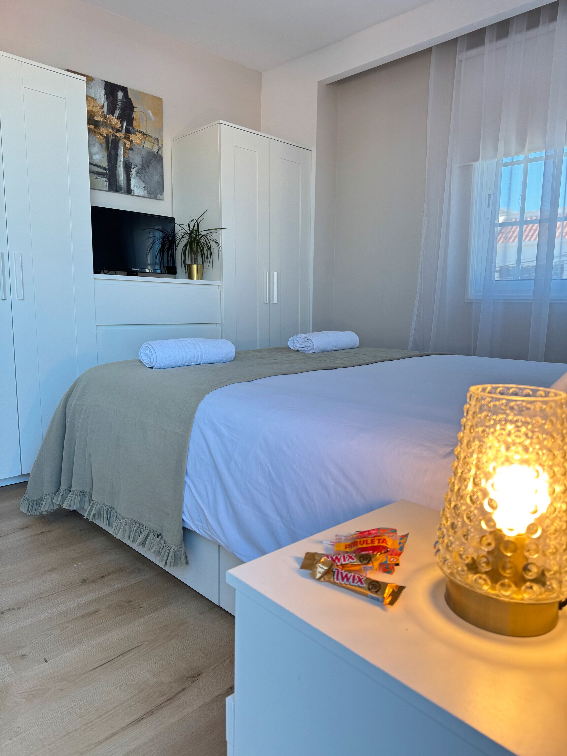 3 dormitorios, tabla de planchar con plancha, wifi y ropa de cama