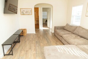 TV - The Suite Potato has plenty of beds for the whole family (Twin Falls)