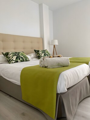 3 chambres, fer et planche à repasser, Wi-Fi, draps fournis