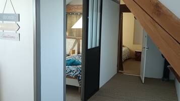 3 soverom, strykejern/-brett, wi-fi og sengetĂžy