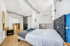 1 bedroom, iron/ironing board, WiFi, bed sheets - Apartment 'Bellevue' with Wi-Fi and Air Conditioning (Bourg)