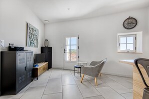 TV - Apartment 'Bellevue' with Wi-Fi and Air Conditioning (Bourg)