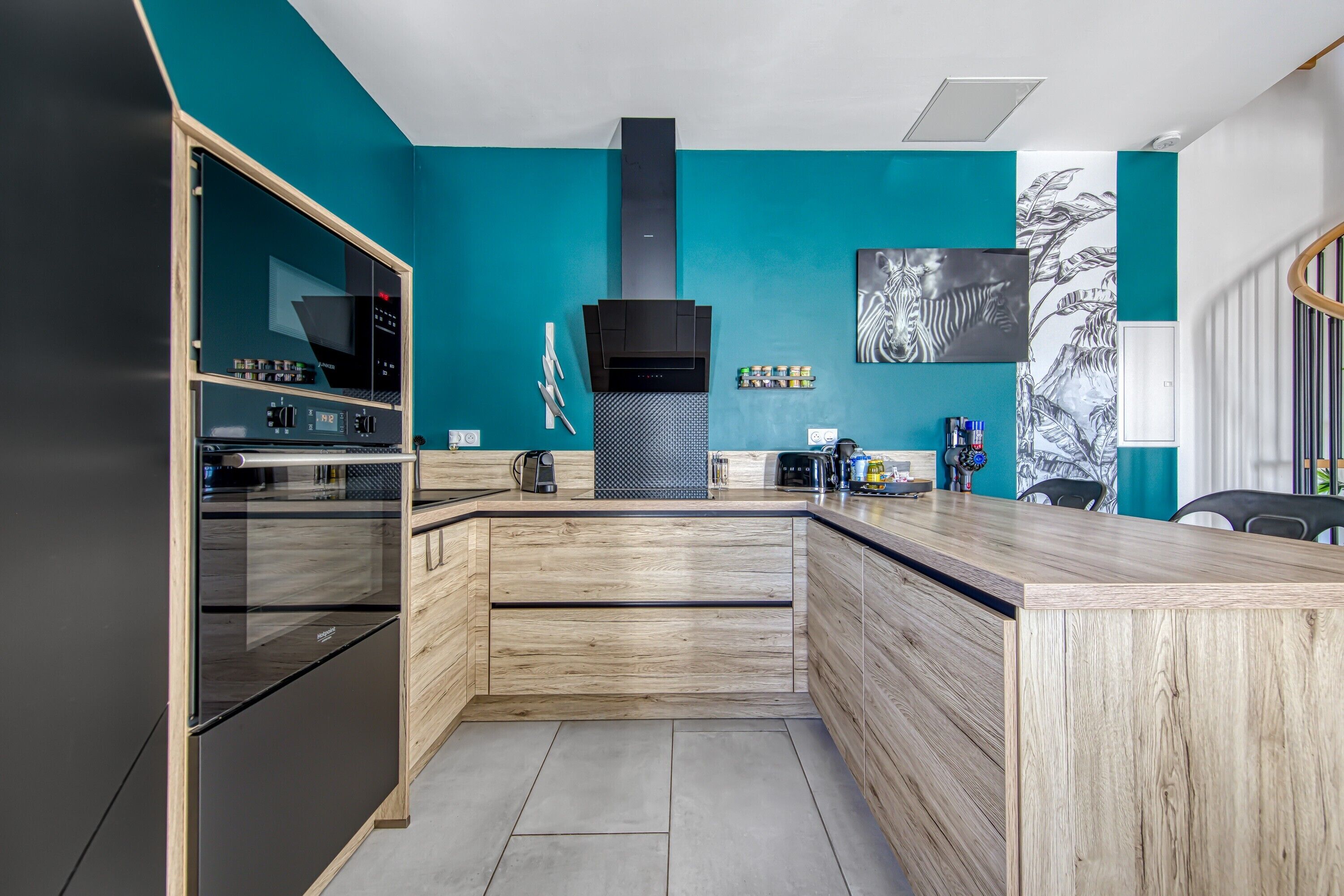 雪櫃、微波爐、焗爐、爐具