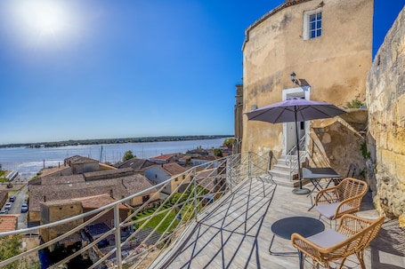 Terrace/patio. Apartment 'Bellevue' with Wi-Fi and Air Conditioning