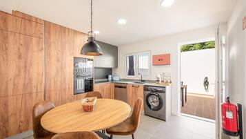 Køleskab, mikrobølgeovn, ovn, opvaskemaskine