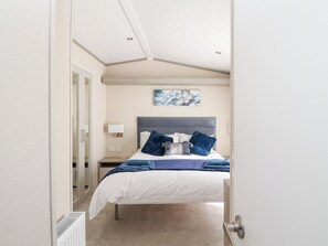 2 bedrooms, individually decorated, individually furnished, free WiFi - Altair Lodge (Crieff)