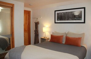 1 chambre, fer et planche à repasser, accès au Wi-Fi (inclus)