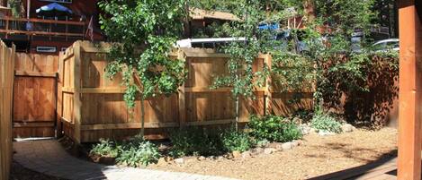 المنطقة المحيطة بالمنشأة