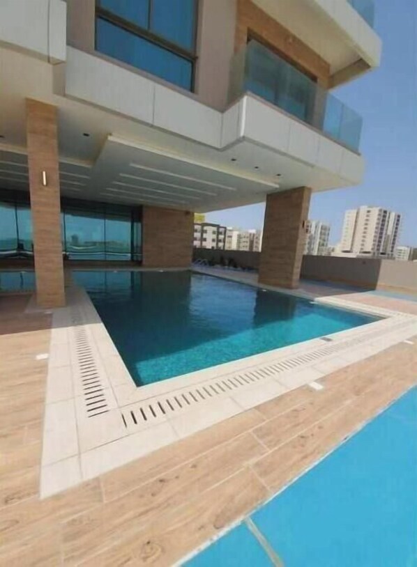 حمام سباحة