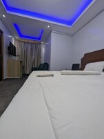 Deluxe Double Room, Garden View | Free WiFi, bed sheets