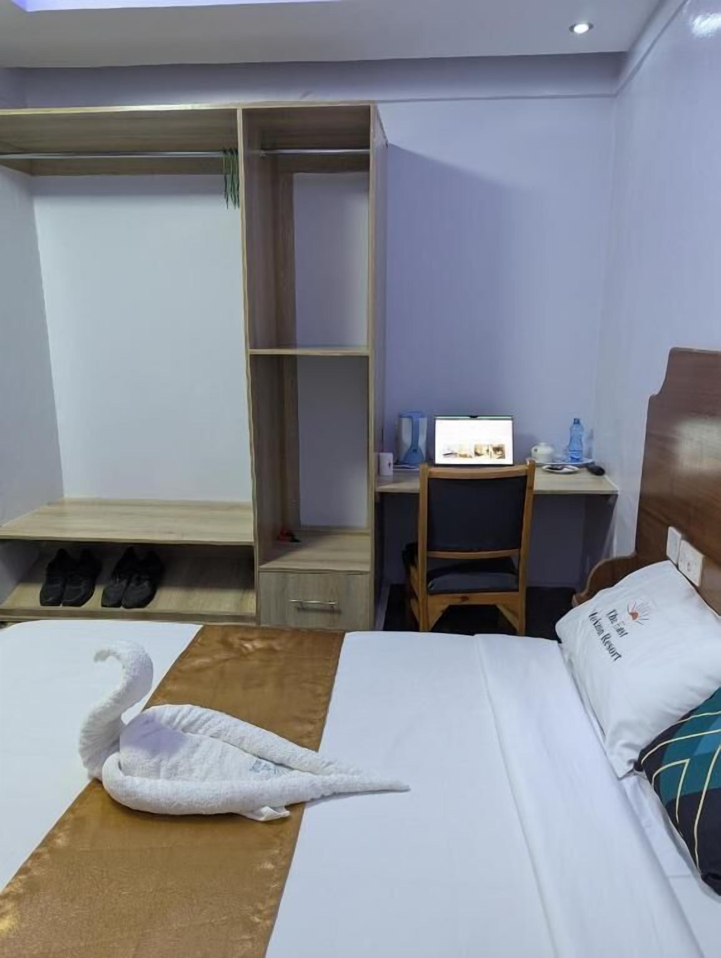 Deluxe Double Room, Garden View | Free WiFi, bed sheets