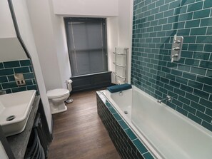 Cottage | Bathroom