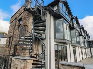 Cottage | Exterior - 9 Brython Place (Tenby)