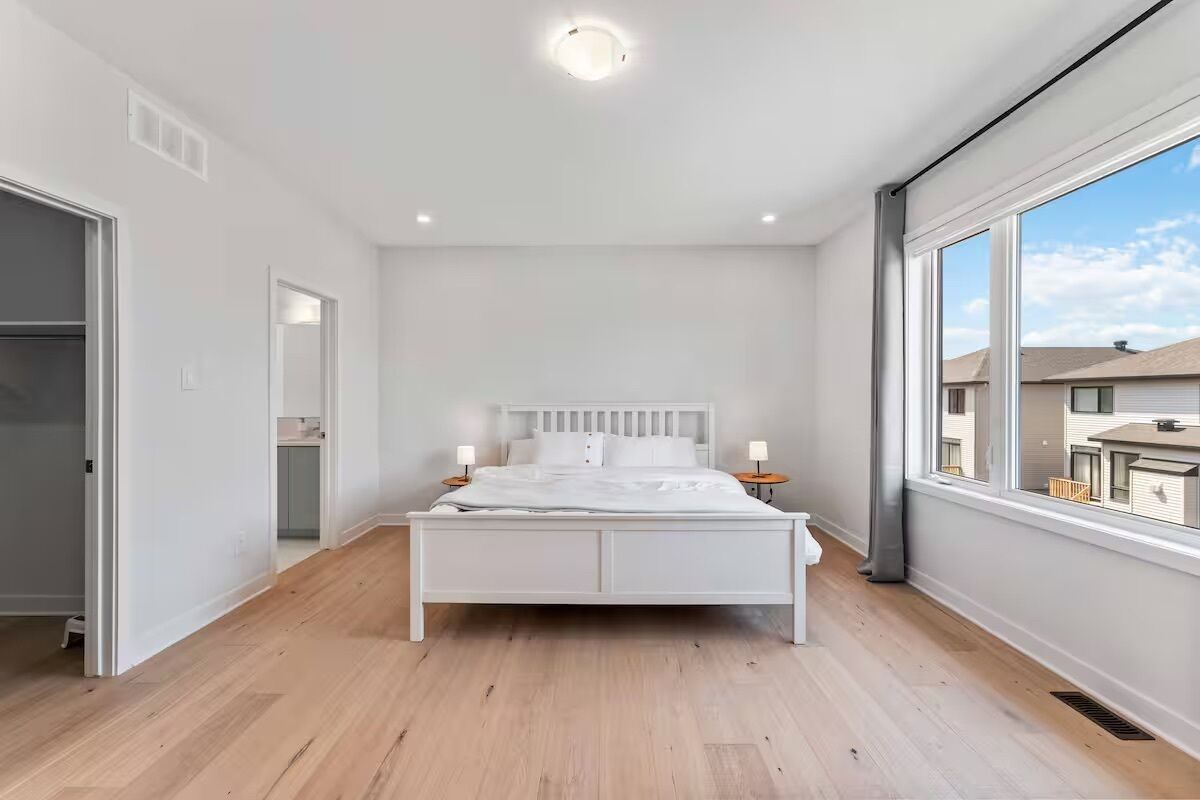 5 bedrooms, iron/ironing board, free WiFi, bed sheets