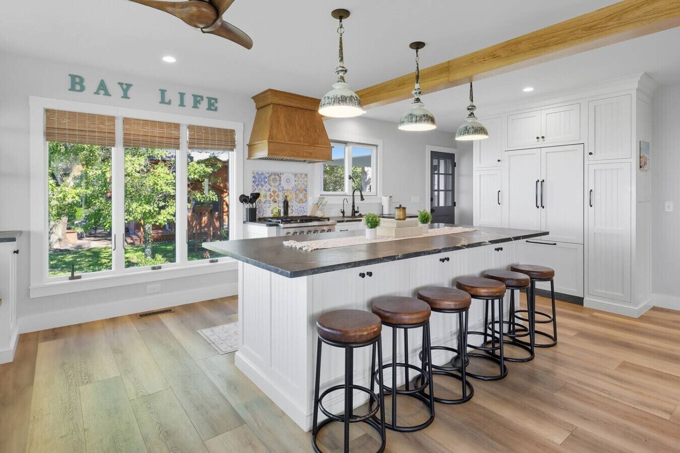 冰箱、微波炉、烤箱、炉灶