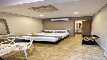 1 bedroom, desk, free WiFi, bed sheets