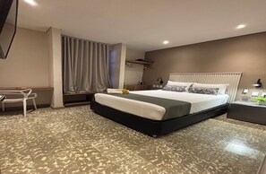 1 bedroom, desk, free WiFi, bed sheets