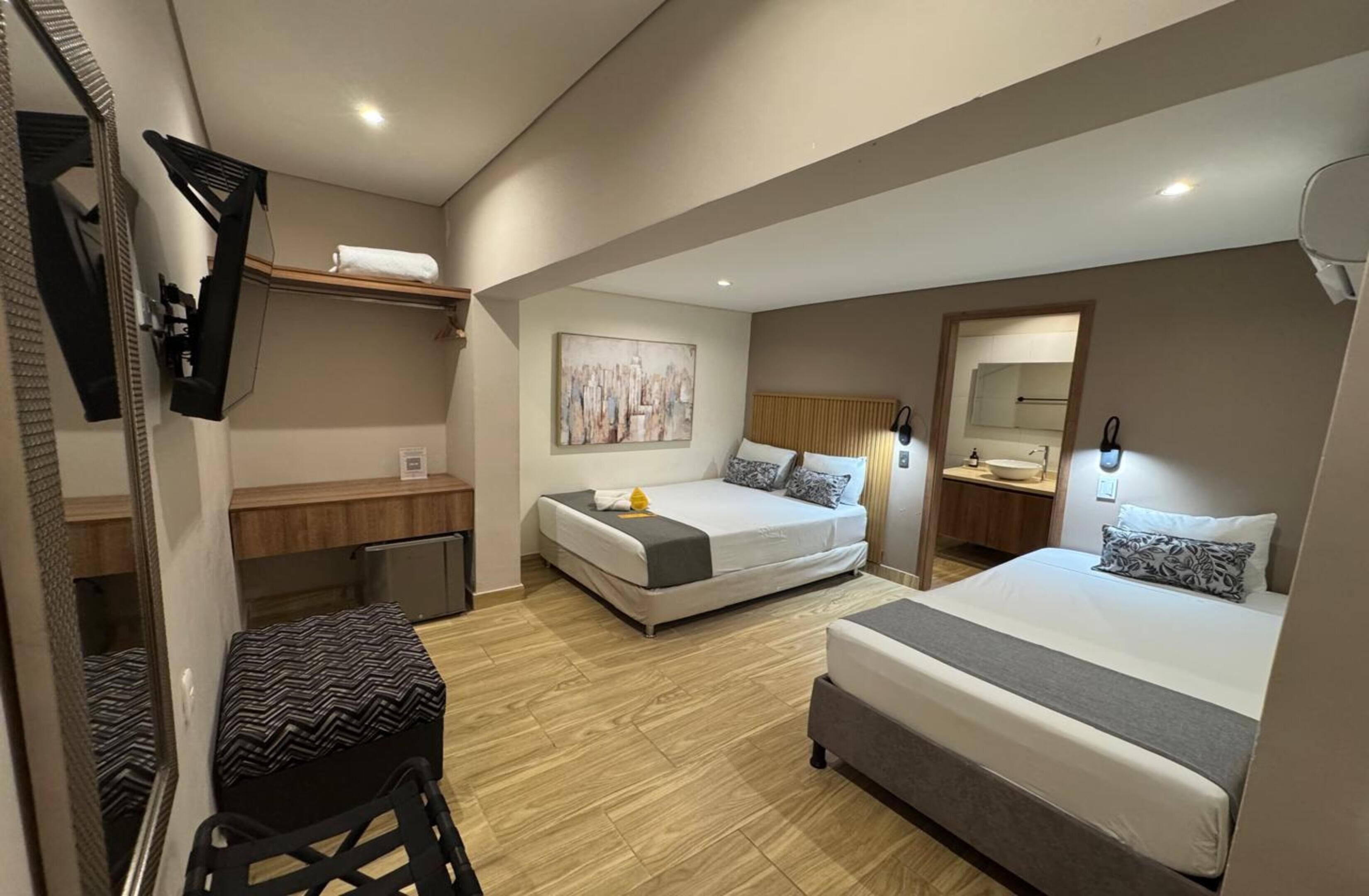 1 bedroom, desk, free WiFi, bed sheets