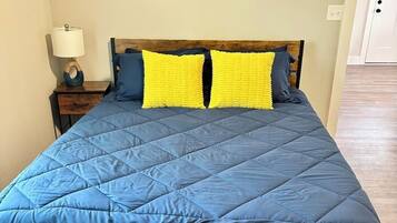 3 slaapkamers, een strijkplank/strijkijzer, wifi, beddengoed
