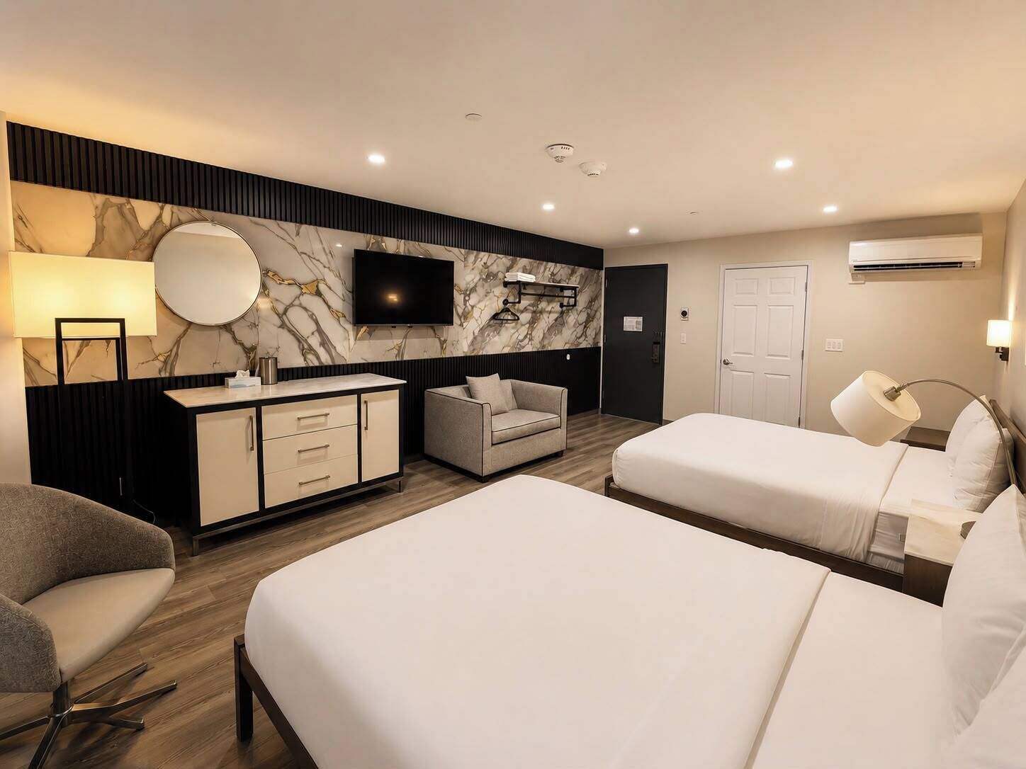 Habitación Deluxe doble | Ropa de cama de alta calidad, edredones de plumas, escritorio